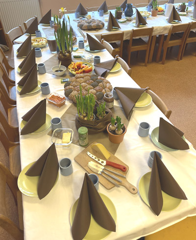 Feste feiern im Verein - gedeckter Tisch