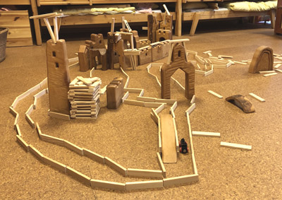 Freies Spiel - eine Burg entsteht